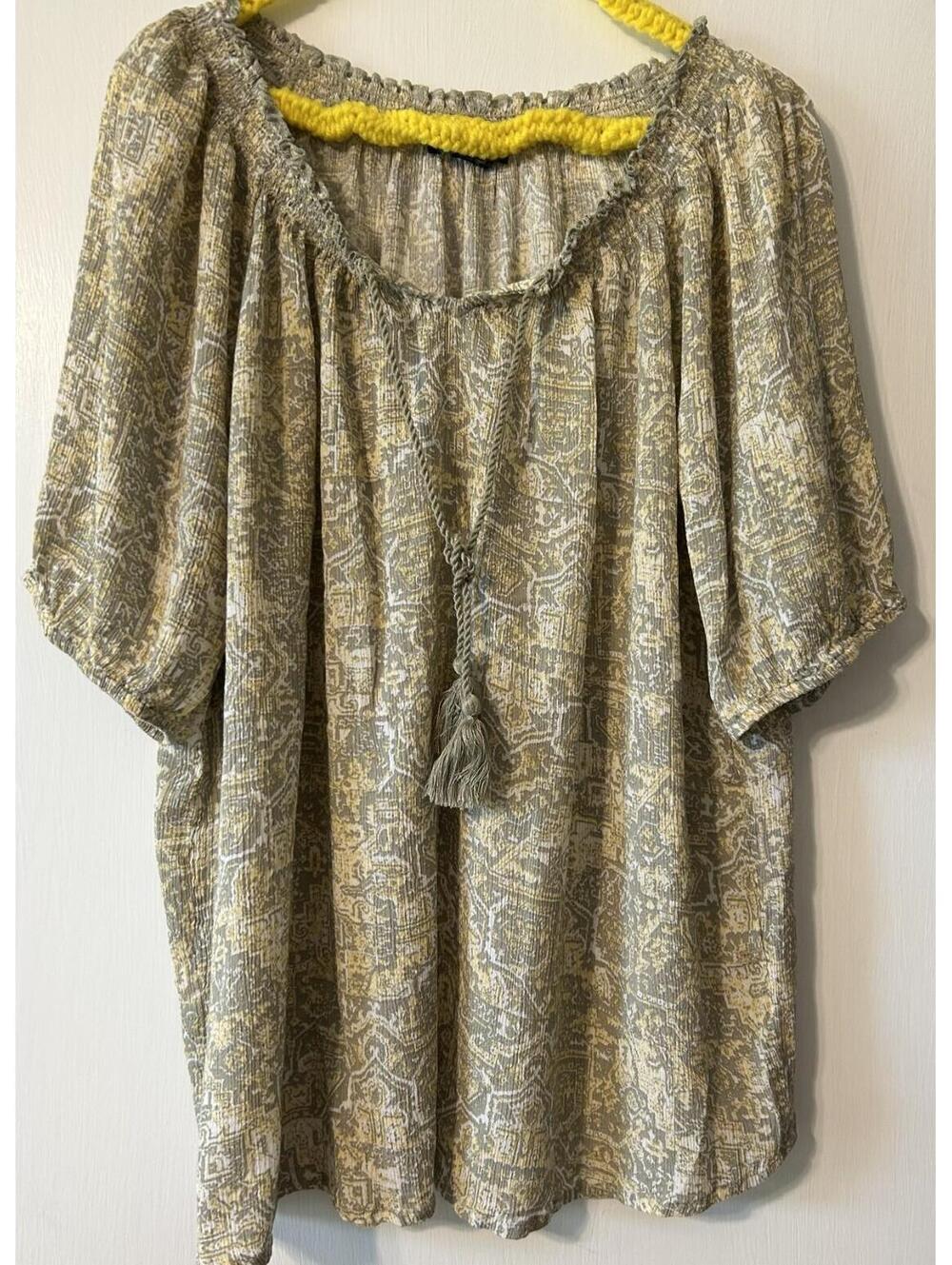 Erika L BOHO elastic neck pullover w/ tassel accents multicolor earth tones